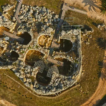 Blue Harbour 5 - 2 Bedroom Seafront Penthouse With Stunning Seaviews - By Getawaysmalta *