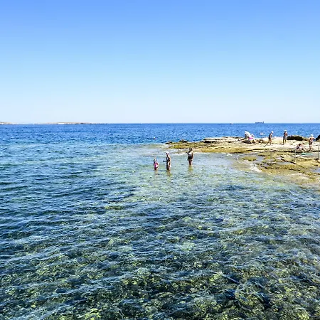 Blue Harbour 5 - 2 Bedroom Seafront Penthouse With Stunning Seaviews - By Getawaysmalta *