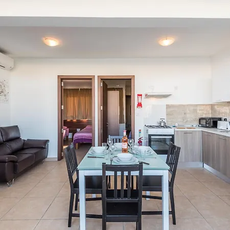 Blue Harbour 5 - 2 Bedroom Seafront Penthouse With Stunning Seaviews - By Getawaysmalta 아파트 세인트폴스베이