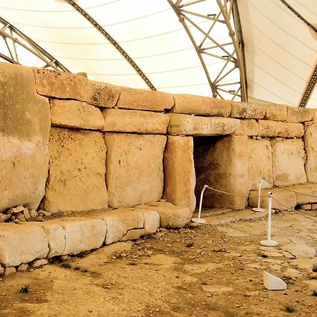 Blue Harbour 5 - 2 Bedroom Seafront Penthouse With Stunning Seaviews - By Getawaysmalta Apartament *