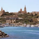 Blue Harbour 5 - 2 Bedroom Seafront Penthouse With Stunning Seaviews - By Getawaysmalta Lejlighed