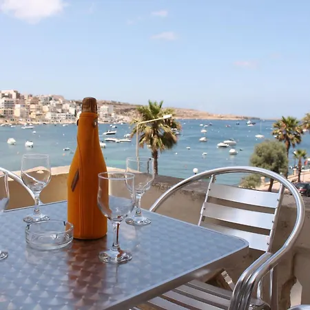 Apartment Blue Harbour 2 Bedroom Seafront With Stunning Seaviews - By Getawaysmalta *