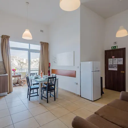 Lejlighed Blue Harbour 5 - 2 Bedroom Seafront Penthouse With Stunning Seaviews - By Getawaysmalta *