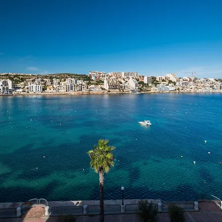 Blue Harbour 5 - Seafront Penthouse With Stunning Seaviews - By Getawaysmalta Апартаменты *