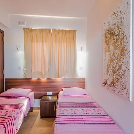 Blue Harbour 5 - 2 Bedroom Seafront Penthouse With Stunning Seaviews - By Getawaysmalta