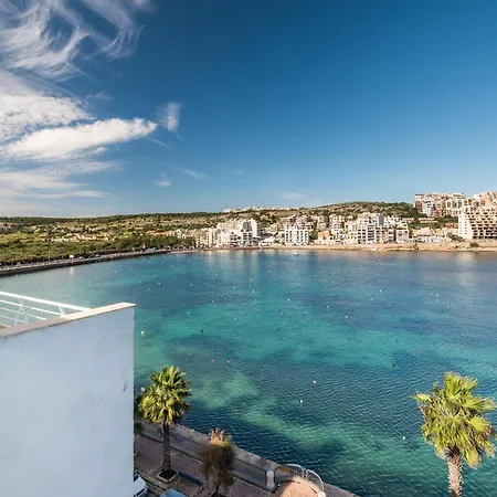Blue Harbour 5 - 2 Bedroom Seafront Penthouse With Stunning Seaviews - By Getawaysmalta Apartment