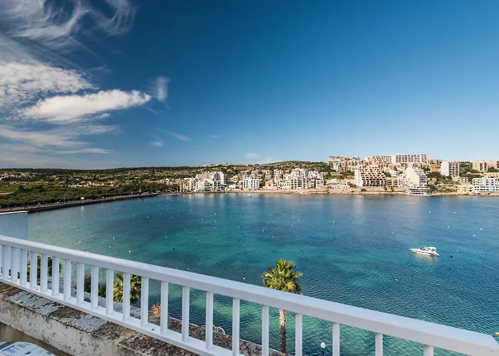 Blue Harbour 5 - 2 Bedroom Seafront Penthouse With Stunning Seaviews - By Getawaysmalta