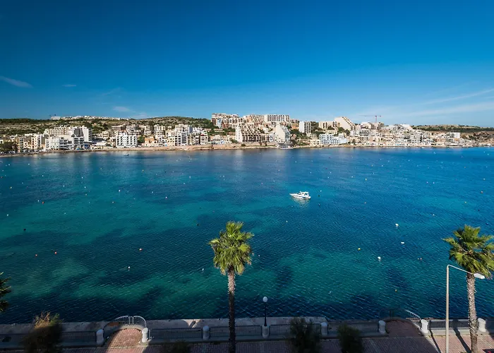 Blue Harbour 5 - 2 Bedroom Seafront Penthouse With Stunning Seaviews - By Getawaysmalta Appartement *