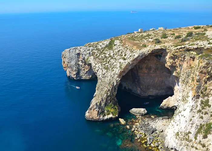 Blue Harbour 5 - 2 Bedroom Seafront Penthouse With Stunning Seaviews - By Getawaysmalta Apartment *