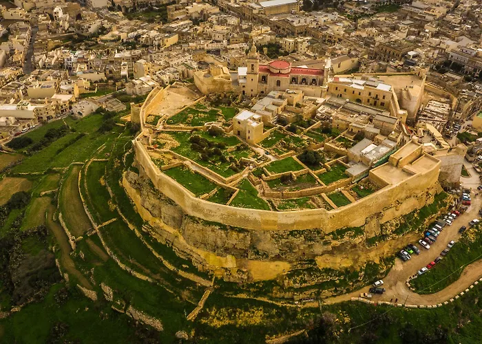 Blue Harbour 5 - 2 Bedroom Seafront Penthouse With Stunning Seaviews - By Getawaysmalta St. Paul's Bay