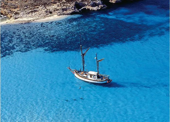 Blue Harbour 5 - 2 Bedroom Seafront Penthouse With Stunning Seaviews - By Getawaysmalta