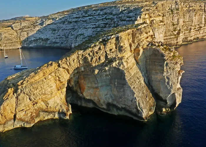 Blue Harbour 5 - 2 Bedroom Seafront Penthouse With Stunning Seaviews - By Getawaysmalta