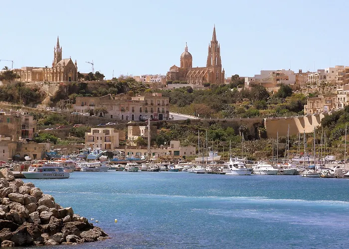 Blue Harbour 5 - 2 Bedroom Seafront Penthouse With Stunning Seaviews - By Getawaysmalta Appartement