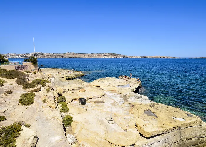 Blue Harbour 5 - 2 Bedroom Seafront Penthouse With Stunning Seaviews - By Getawaysmalta * St. Paul's Bay