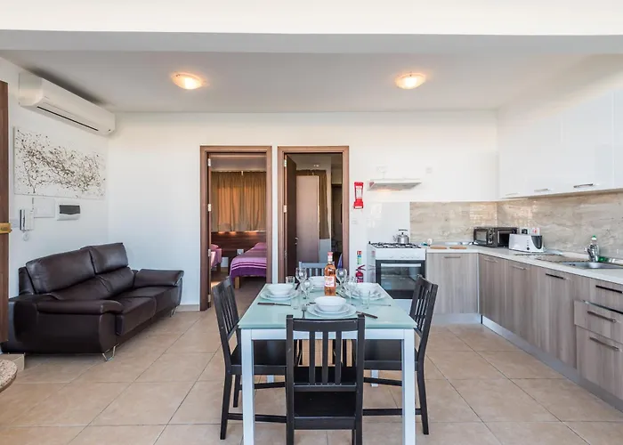 Blue Harbour 5 - 2 Bedroom Seafront Penthouse With Stunning Seaviews - By Getawaysmalta Apartment St. Paul's Bay