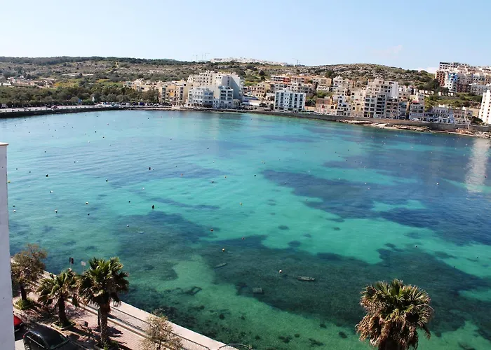 Blue Harbour 5 - 2 Bedroom Seafront Penthouse With Stunning Seaviews - By Getawaysmalta *