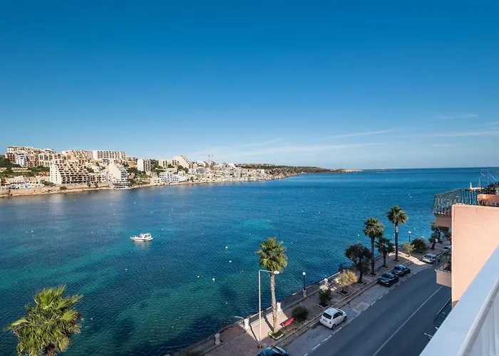 Blue Harbour 5 - 2 Bedroom Seafront Penthouse With Stunning Seaviews - By Getawaysmalta St. Paul's Bay