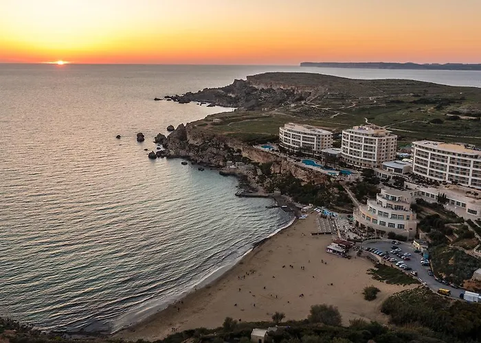 Blue Harbour 5 - 2 Bedroom Seafront Penthouse With Stunning Seaviews - By Getawaysmalta Apartment