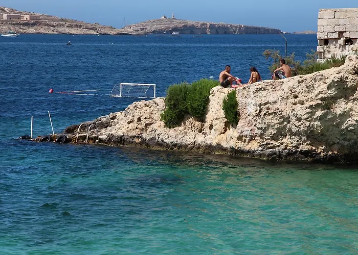 Blue Harbour 5 - 2 Bedroom Seafront Penthouse With Stunning Seaviews - By Getawaysmalta Appartement