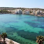 Blue Harbour 5 - 2 Bedroom Seafront Penthouse With Stunning Seaviews - By Getawaysmalta *