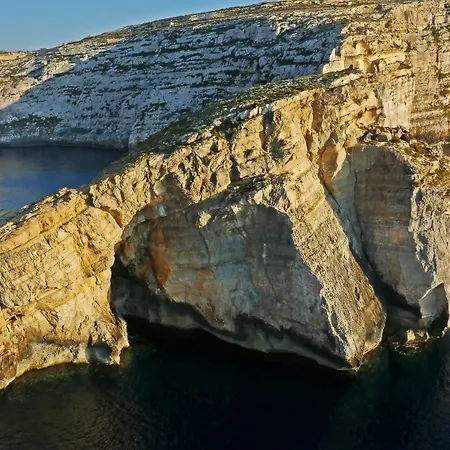 Blue Harbour 5 - 2 Bedroom Seafront Penthouse With Stunning Seaviews - By Getawaysmalta